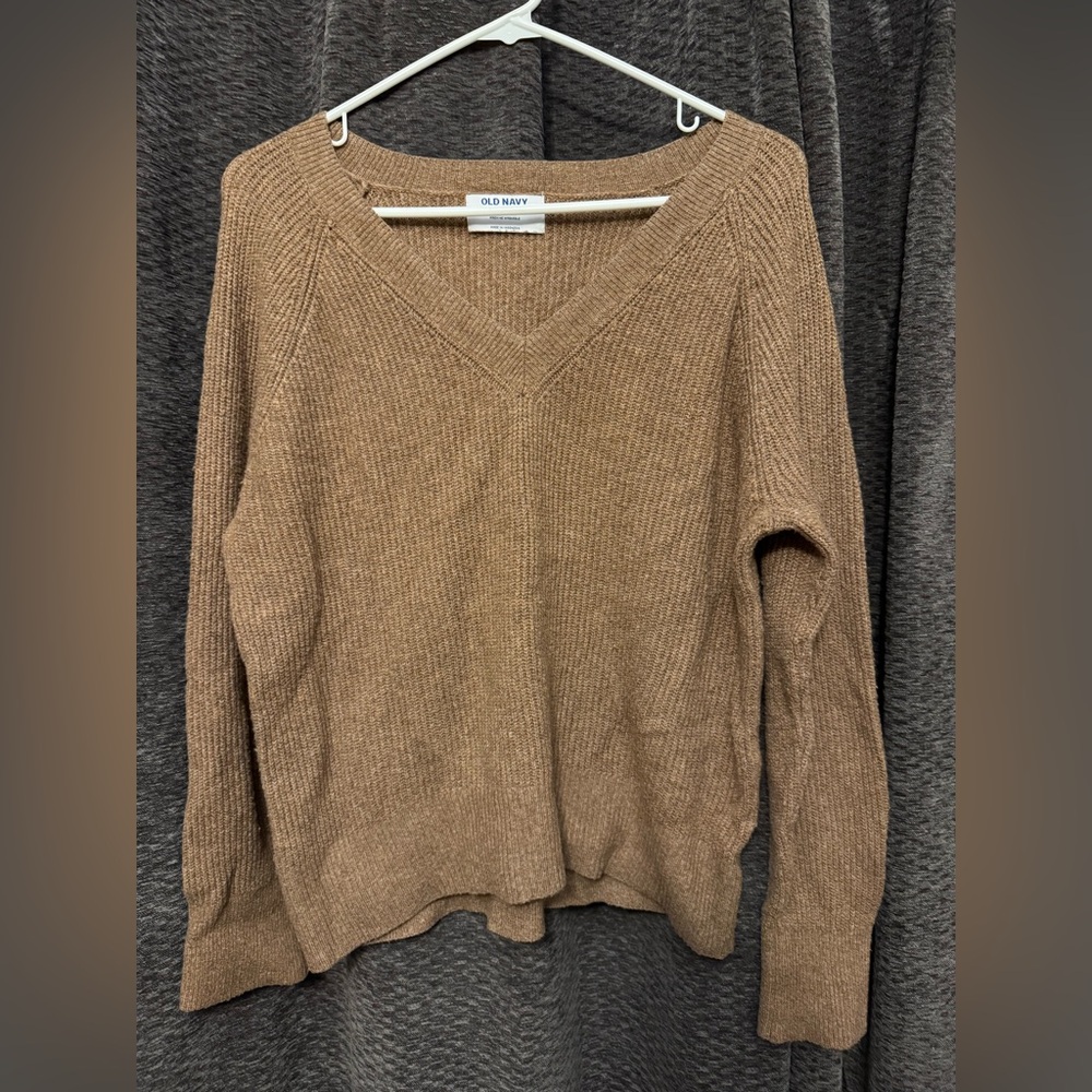 Old Navy Women's Tan V-Neck Sweater